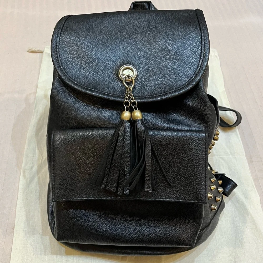 Studded leather backpack - Picture 3 of 7